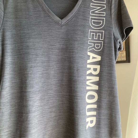 Ladies Under Armor Shirt - Picture 2 of 6